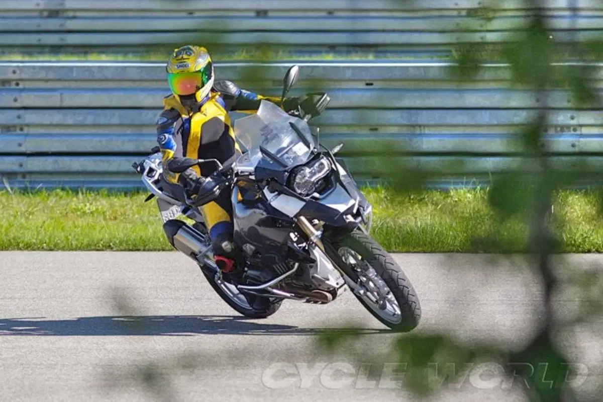 BMW R 1250 GS 2013, nuove foto (2)
