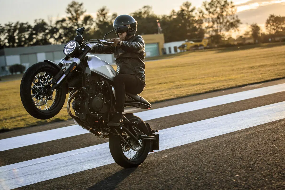 La Brixton Crossfire 500 arriva nei concessionari (6)