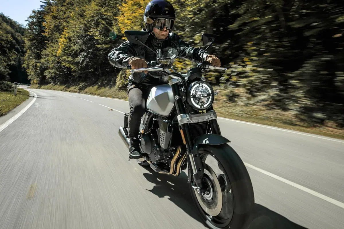 La Brixton Crossfire 500 arriva nei concessionari (8)