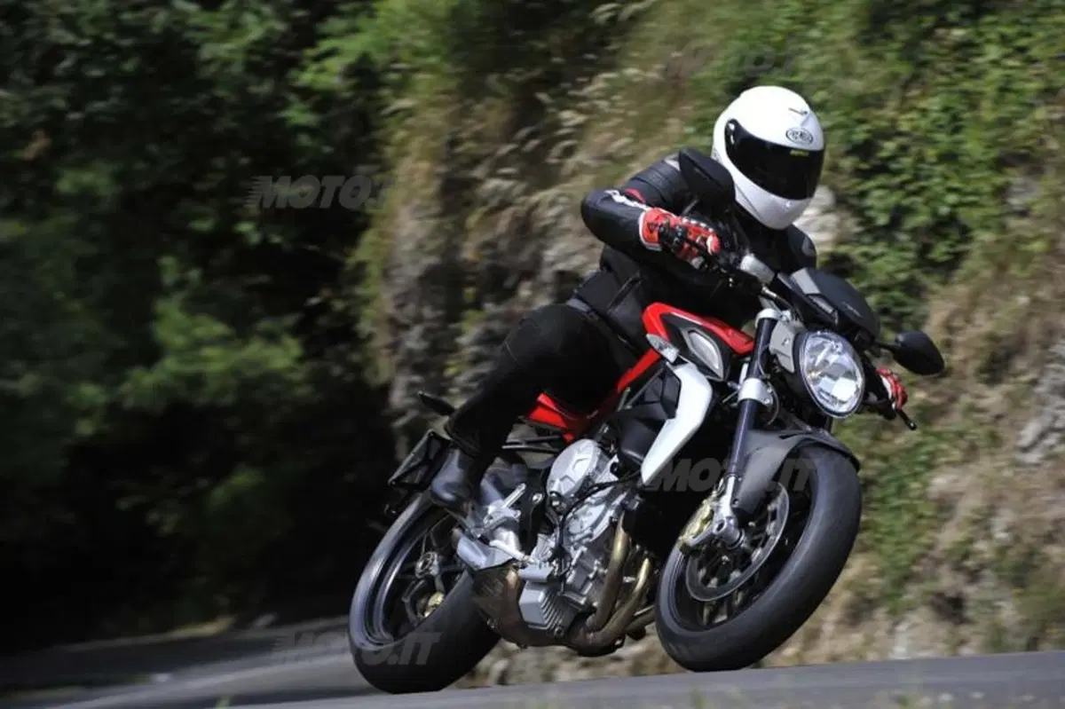 MV Agusta Brutale 675  (3)