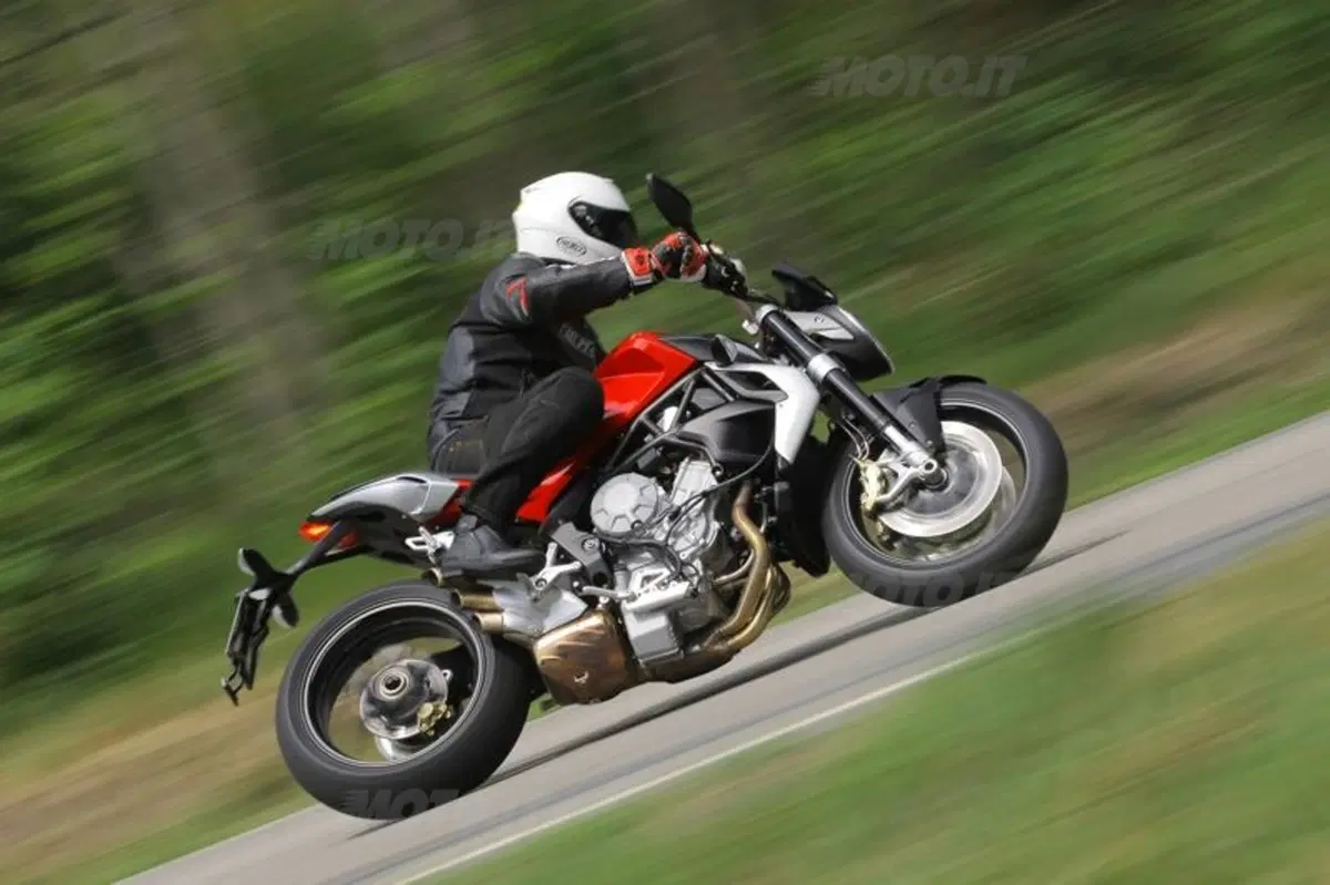 MV Agusta Brutale 675  (4)