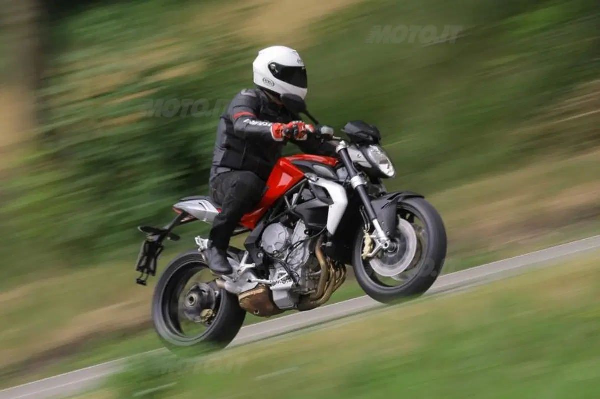 MV Agusta Brutale 675  (5)