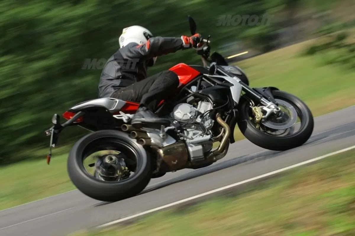 MV Agusta Brutale 675  (7)