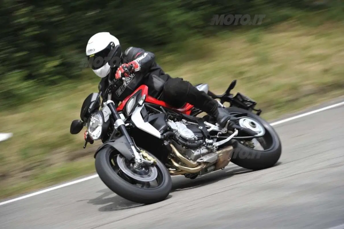 MV Agusta Brutale 675  (9)