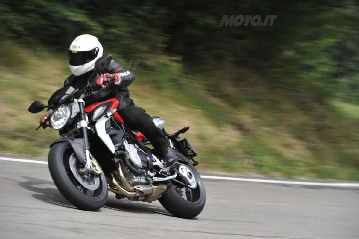 MV Agusta Brutale 675  (10)
