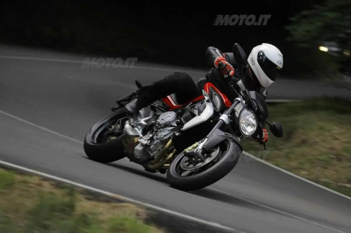 MV Agusta Brutale 675  (11)