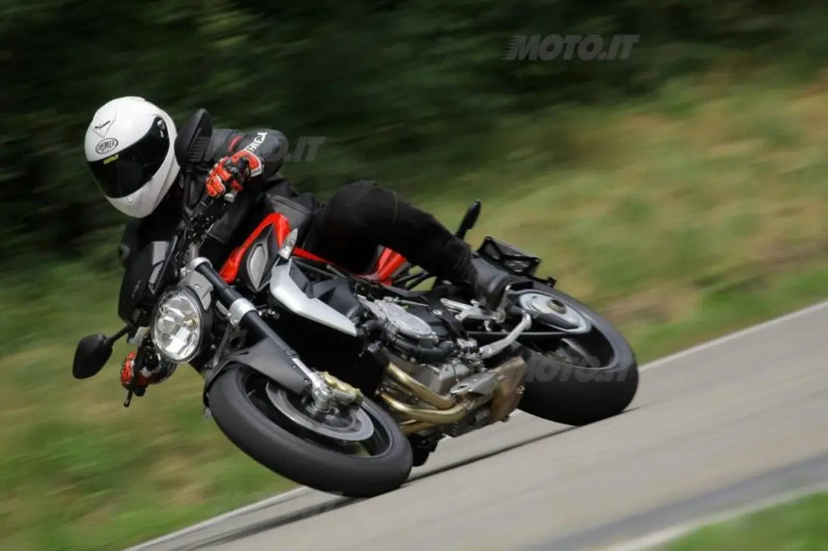 MV Agusta Brutale 675  (12)