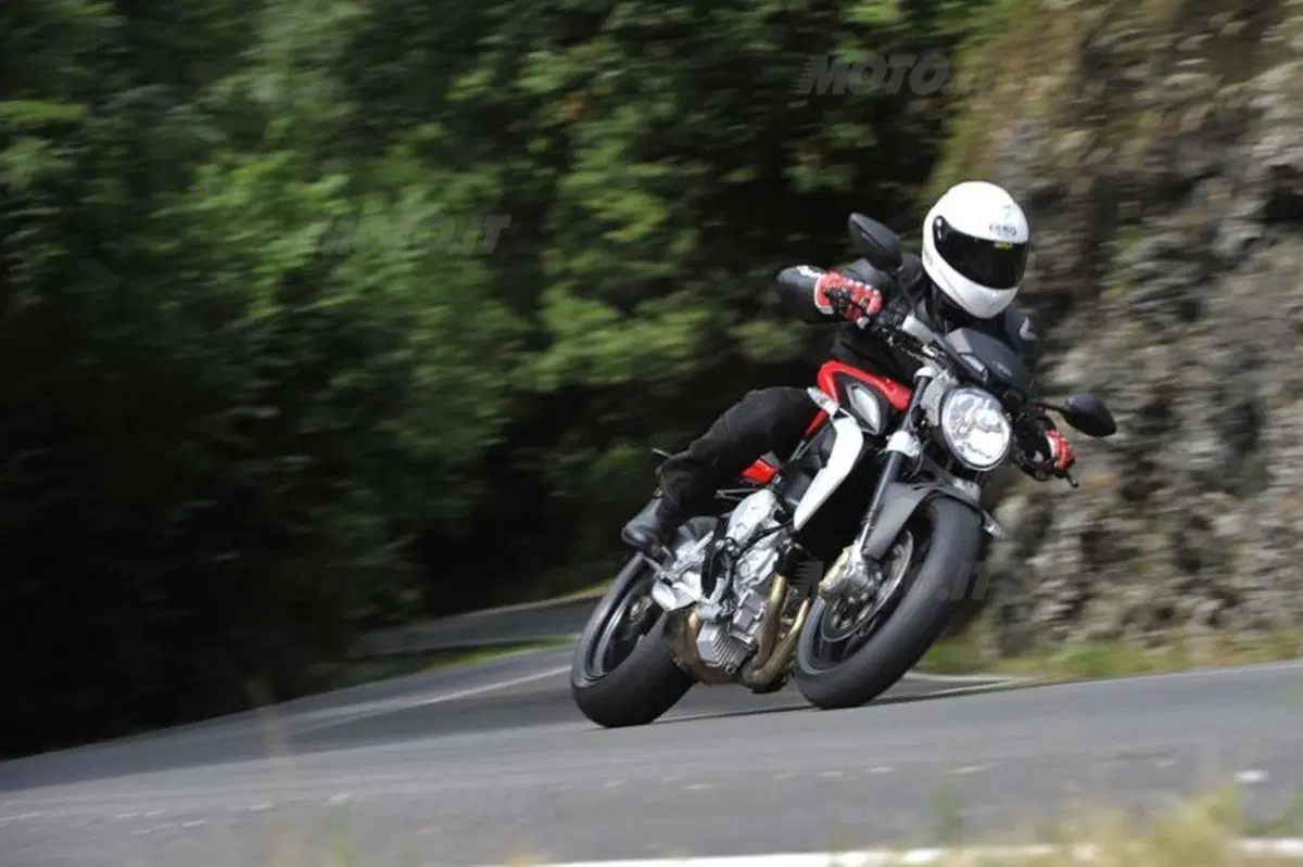 MV Agusta Brutale 675  (14)