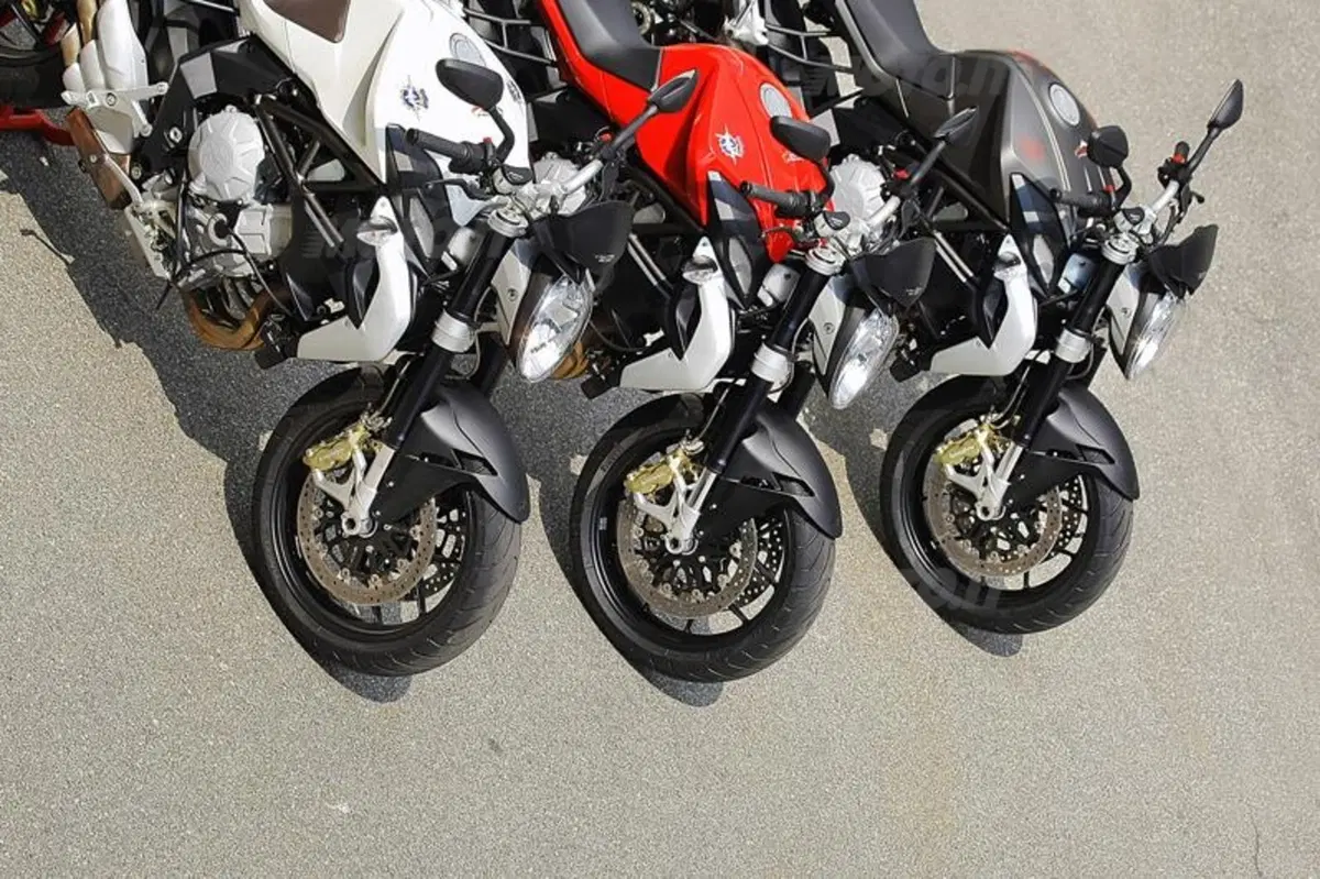 MV Agusta Brutale 675  (18)