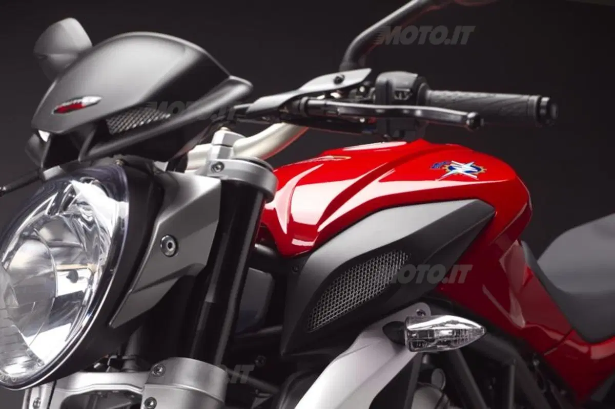 MV Agusta Brutale 675  (25)