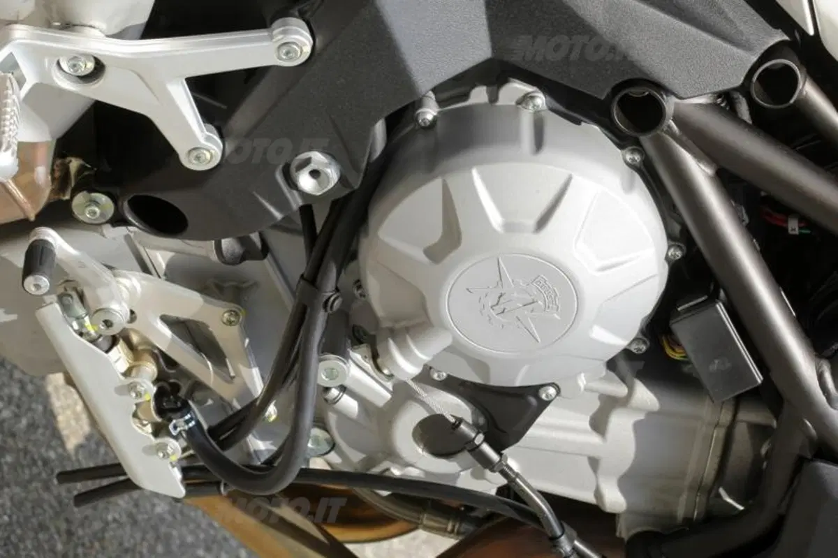 MV Agusta Brutale 675  (28)