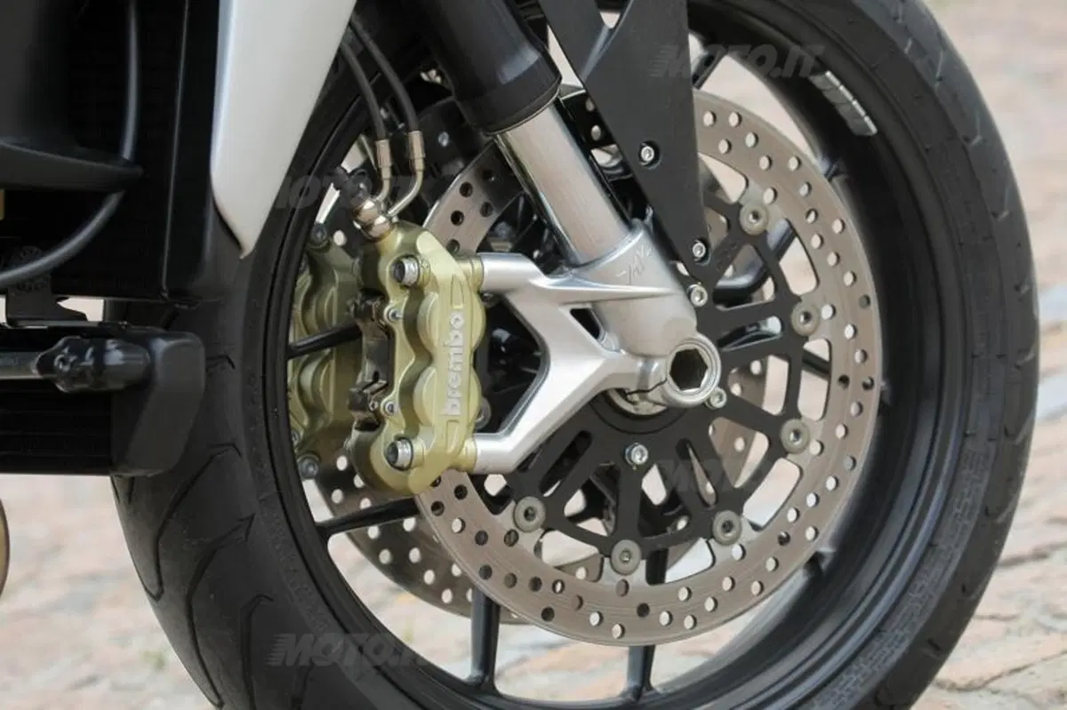MV Agusta Brutale 675  (32)