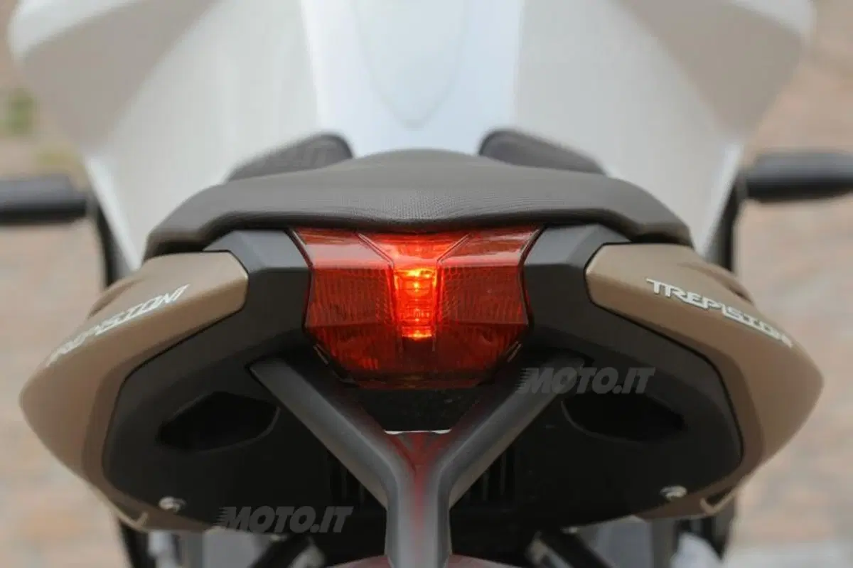 MV Agusta Brutale 675  (36)