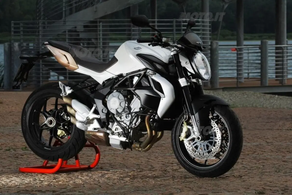 MV Agusta Brutale 675  (38)
