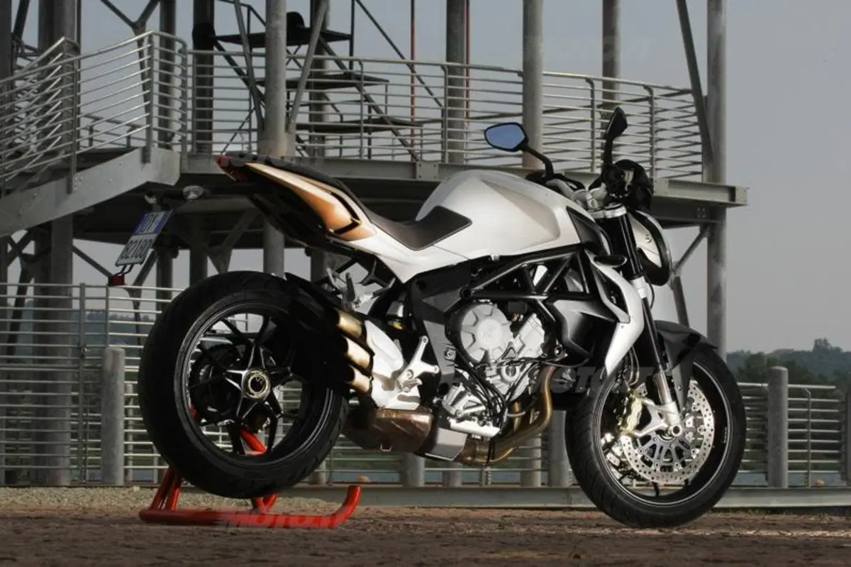 MV Agusta Brutale 675  (39)