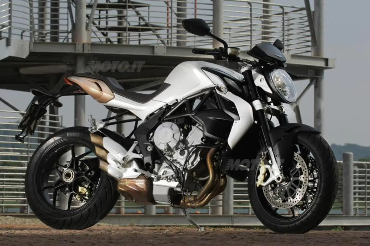 MV Agusta Brutale 675  (42)