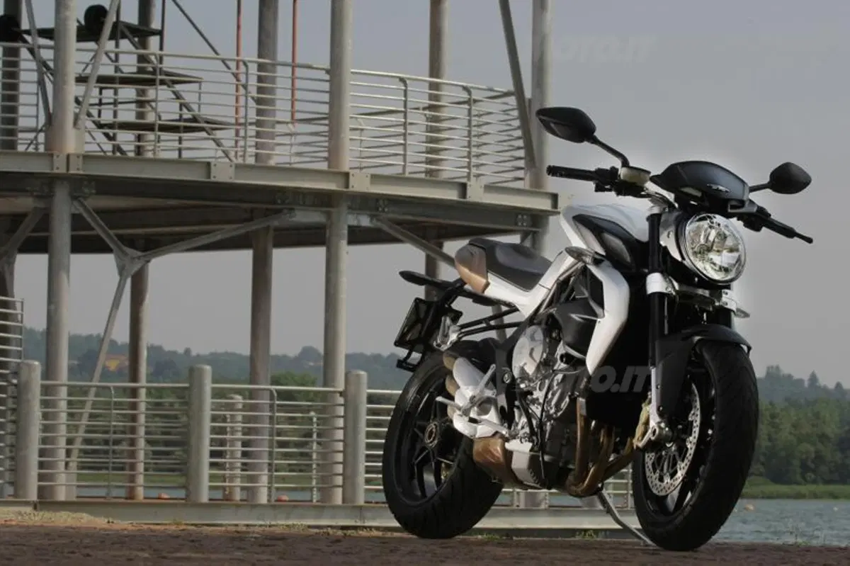 MV Agusta Brutale 675  (46)