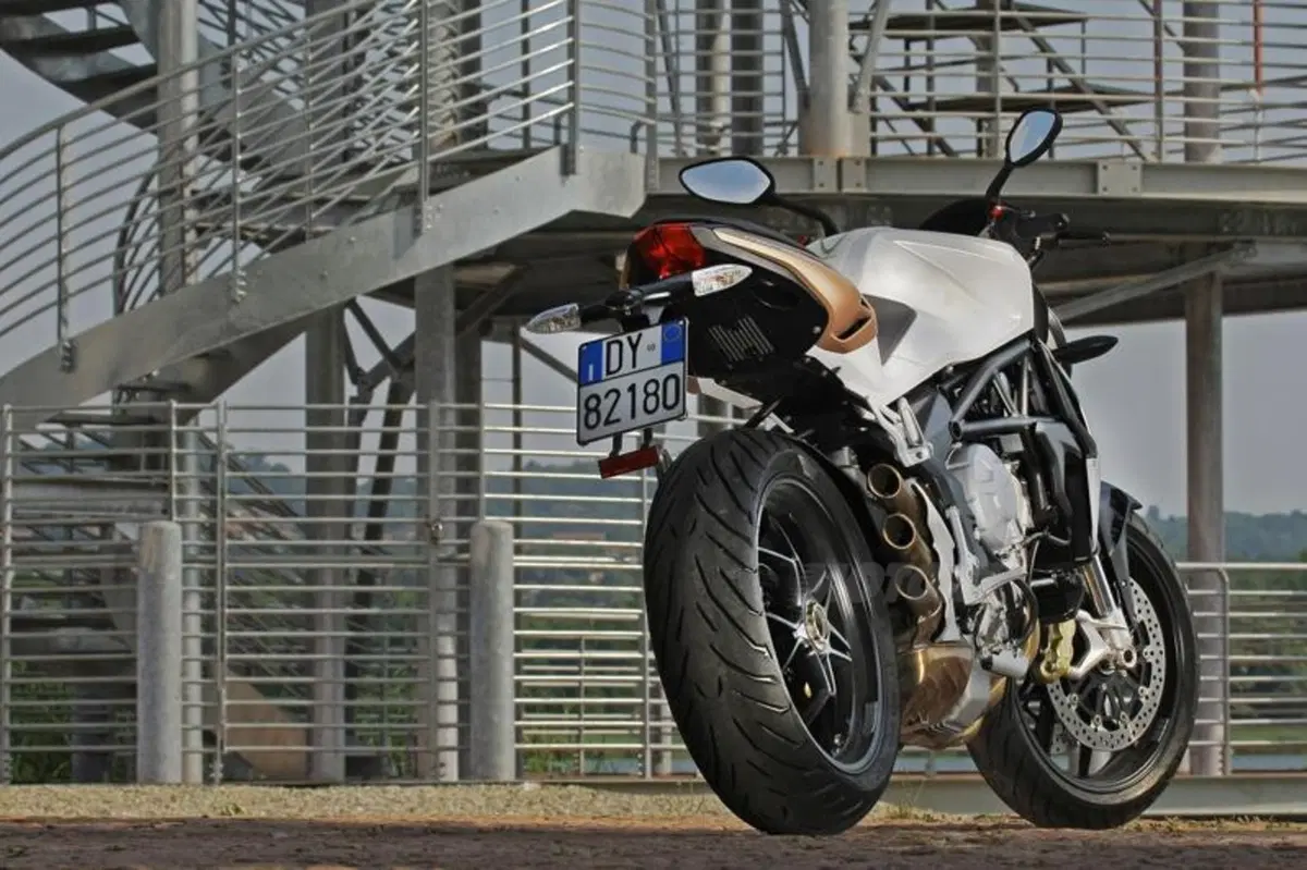 MV Agusta Brutale 675  (47)