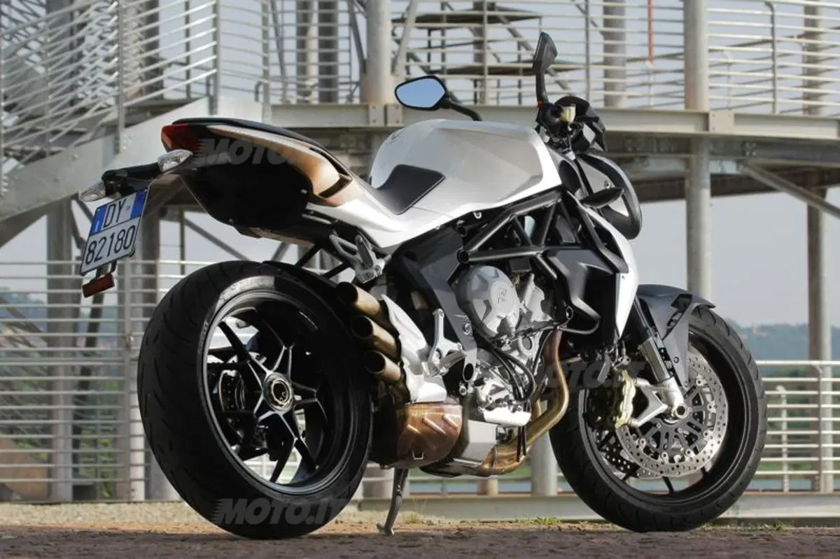 MV Agusta Brutale 675  (48)