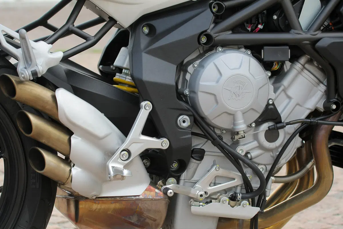 MV Agusta Brutale 675  (60)
