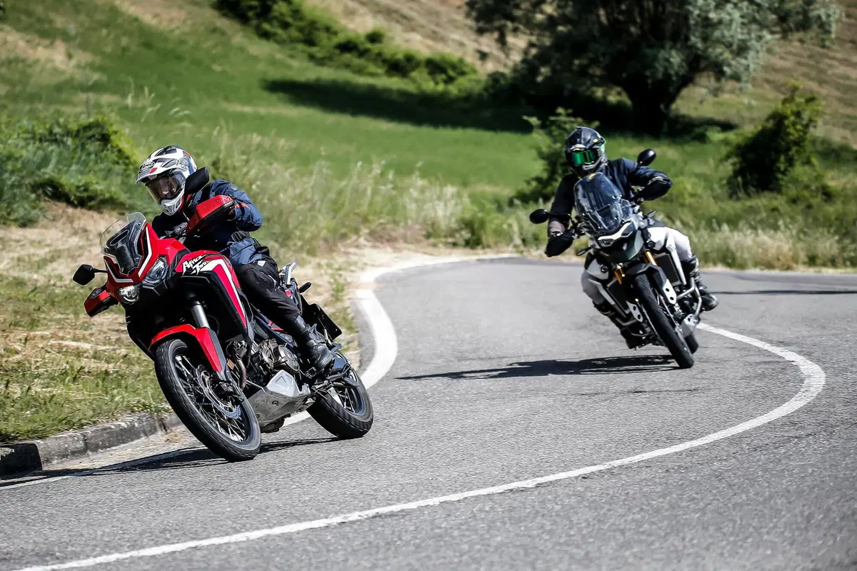 Honda Africa Twin 1100 vs Triumph Tiger Rally 900: SFIDA MAXIENDURO 2020 (4)