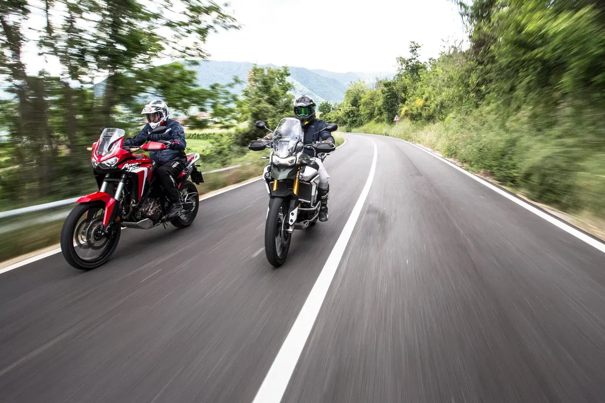 Honda Africa Twin 1100 vs Triumph Tiger Rally 900: SFIDA MAXIENDURO 2020 (6)