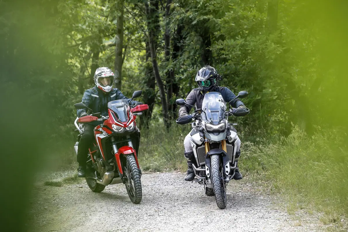 Honda Africa Twin 1100 vs Triumph Tiger Rally 900: SFIDA MAXIENDURO 2020 (7)