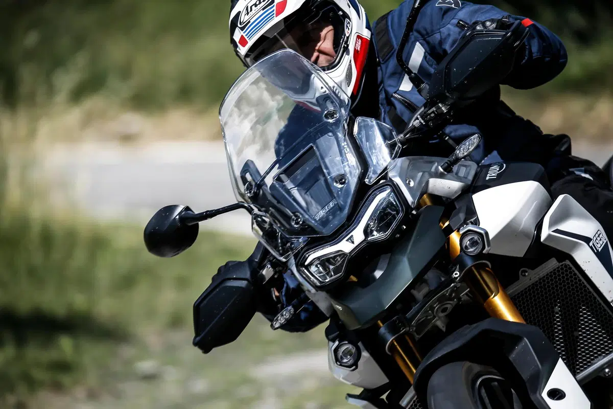 Honda Africa Twin 1100 vs Triumph Tiger Rally 900: SFIDA MAXIENDURO 2020