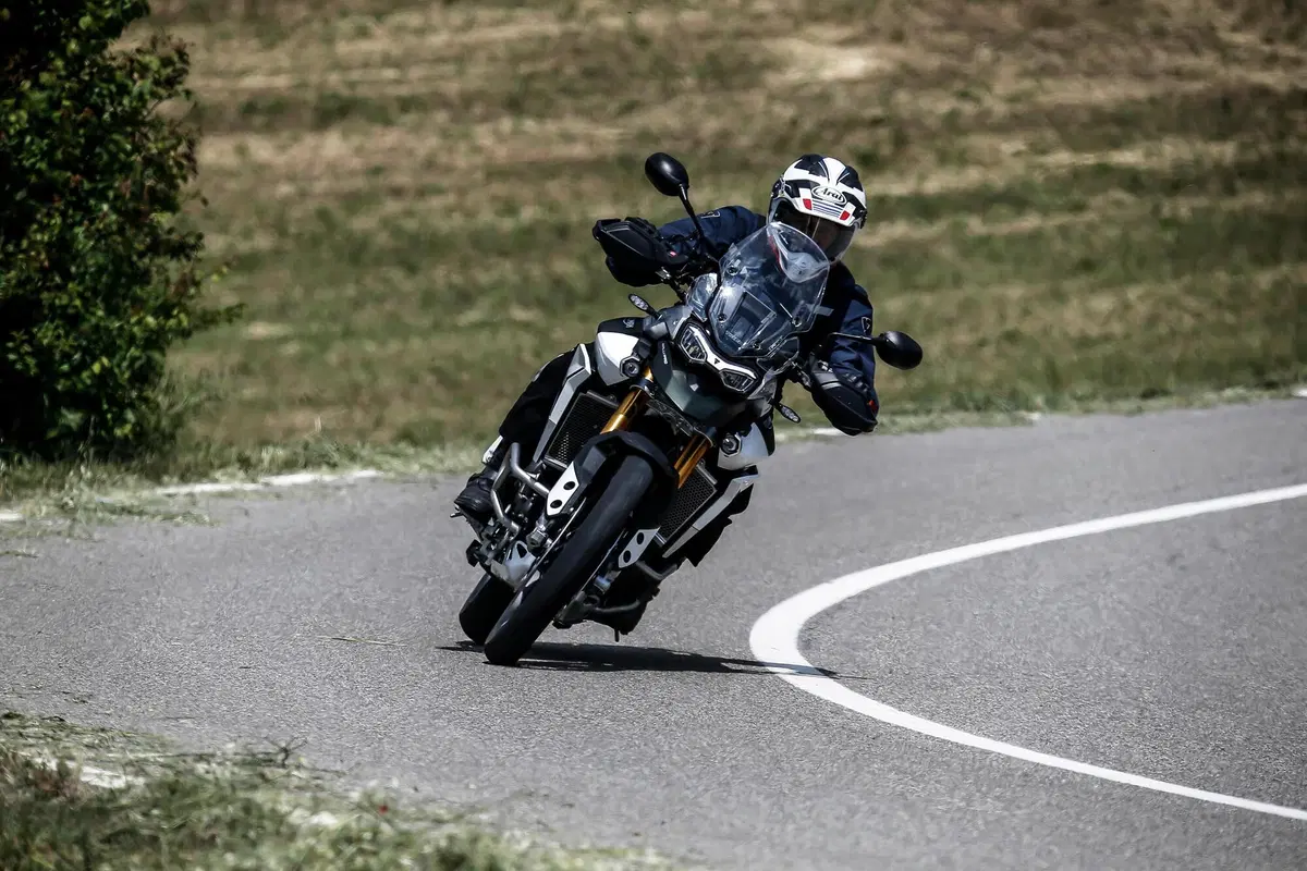 Honda Africa Twin 1100 vs Triumph Tiger Rally 900: SFIDA MAXIENDURO 2020 (4)