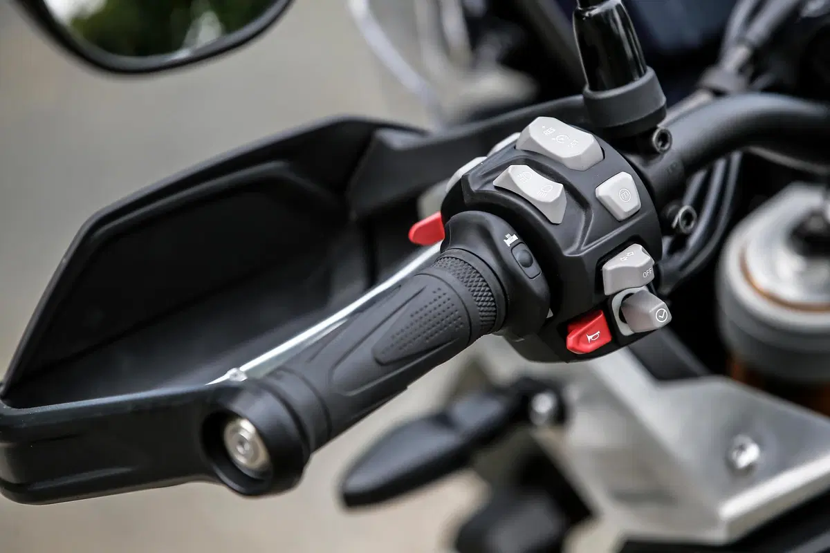 Honda Africa Twin 1100 vs Triumph Tiger Rally 900: SFIDA MAXIENDURO 2020 (13)