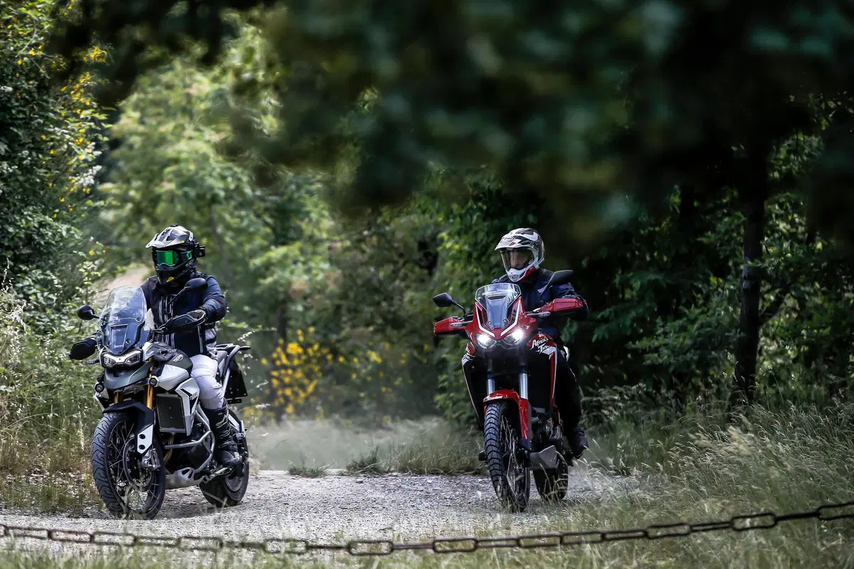 Honda Africa Twin 1100 vs Triumph Tiger Rally 900: SFIDA MAXIENDURO 2020 (2)