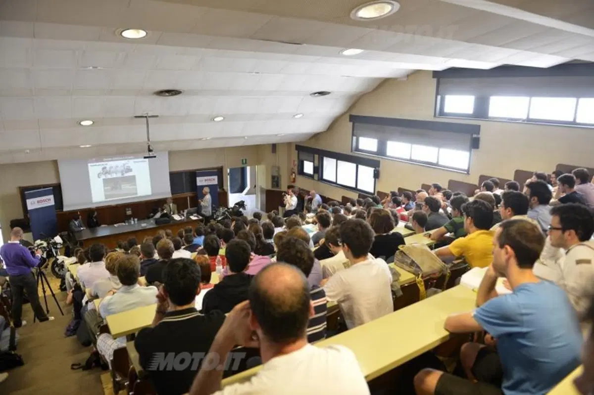 Vittore Cossalter: "La dinamica della moto. Capirla aiuterebbe anche Valentino" (7)