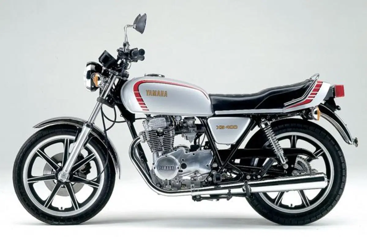 Le Strane di Moto.it Yamaha XS400 Café Racer (4)