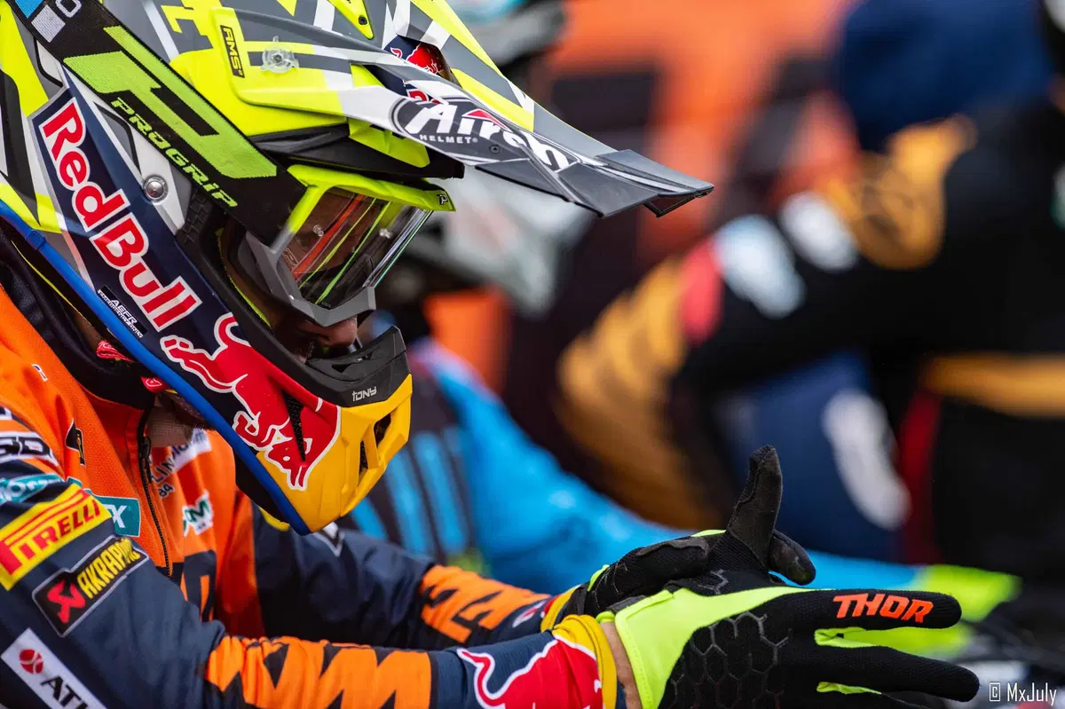 Ecco i piloti Airoh: Antonio Cairoli, Jorge Prado, Andrea Locatelli e Maria Herrera