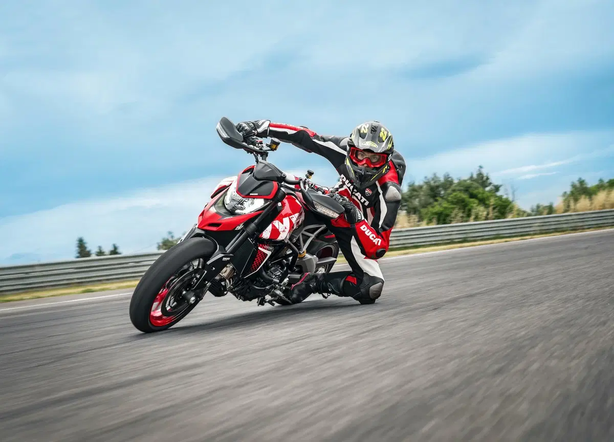 Ducati Hypermotard RVE: il concept diventa di serie (10)