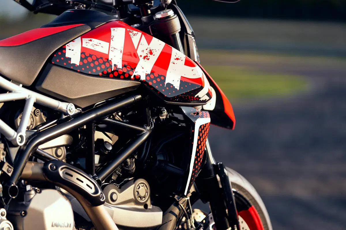 Ducati Hypermotard RVE: il concept diventa di serie (15)