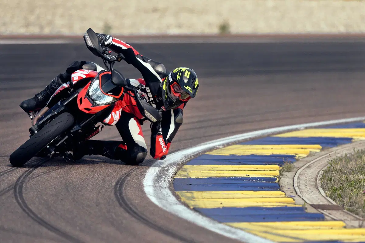 Ducati Hypermotard RVE: il concept diventa di serie (16)