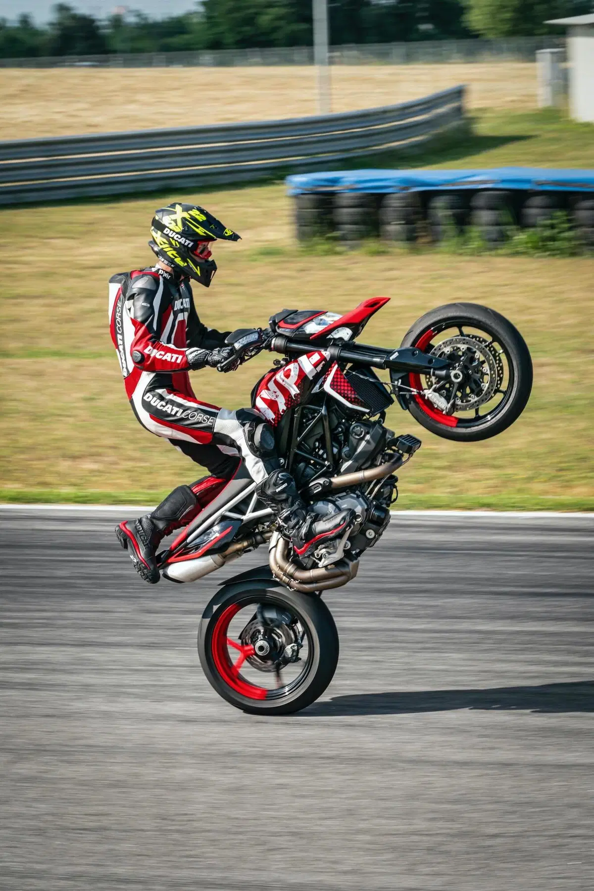 Ducati Hypermotard RVE: il concept diventa di serie (19)
