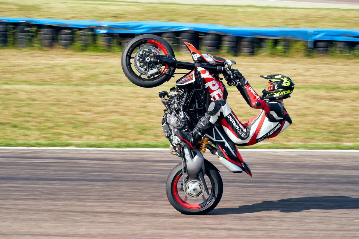 Ducati Hypermotard RVE: il concept diventa di serie (20)
