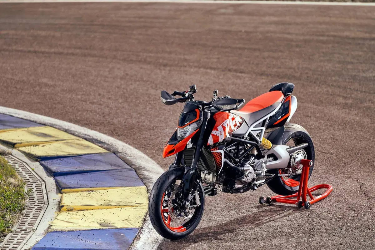 Ducati Hypermotard RVE: il concept diventa di serie (21)