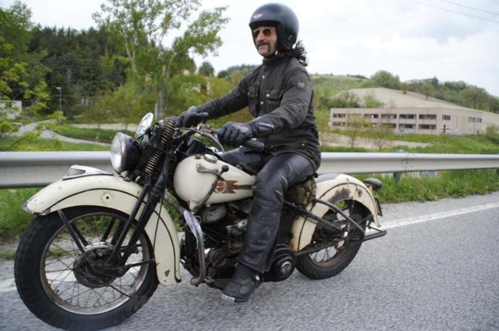 Harley-Davidson WLA 750. In questo caso in sella il nostro amico Davide che l&#039;ha portata qualche anno fa a fare un giro da Piacenza fino in Germania.