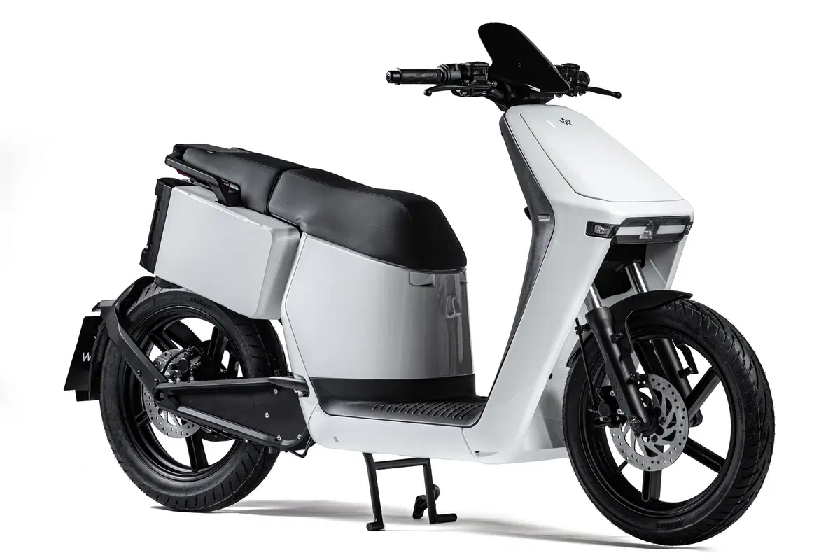 Wow! La startup italiana che produce scooter elettrici (2)