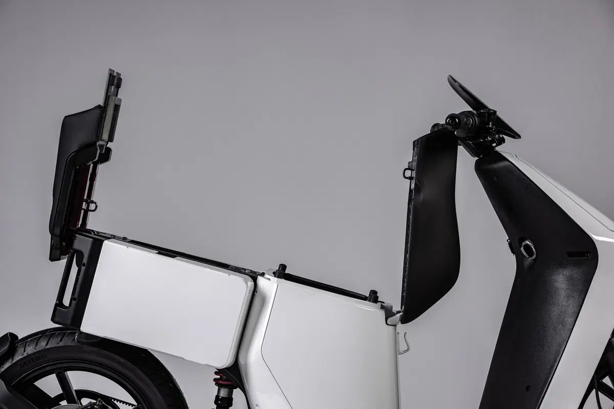 Wow! La startup italiana che produce scooter elettrici (7)