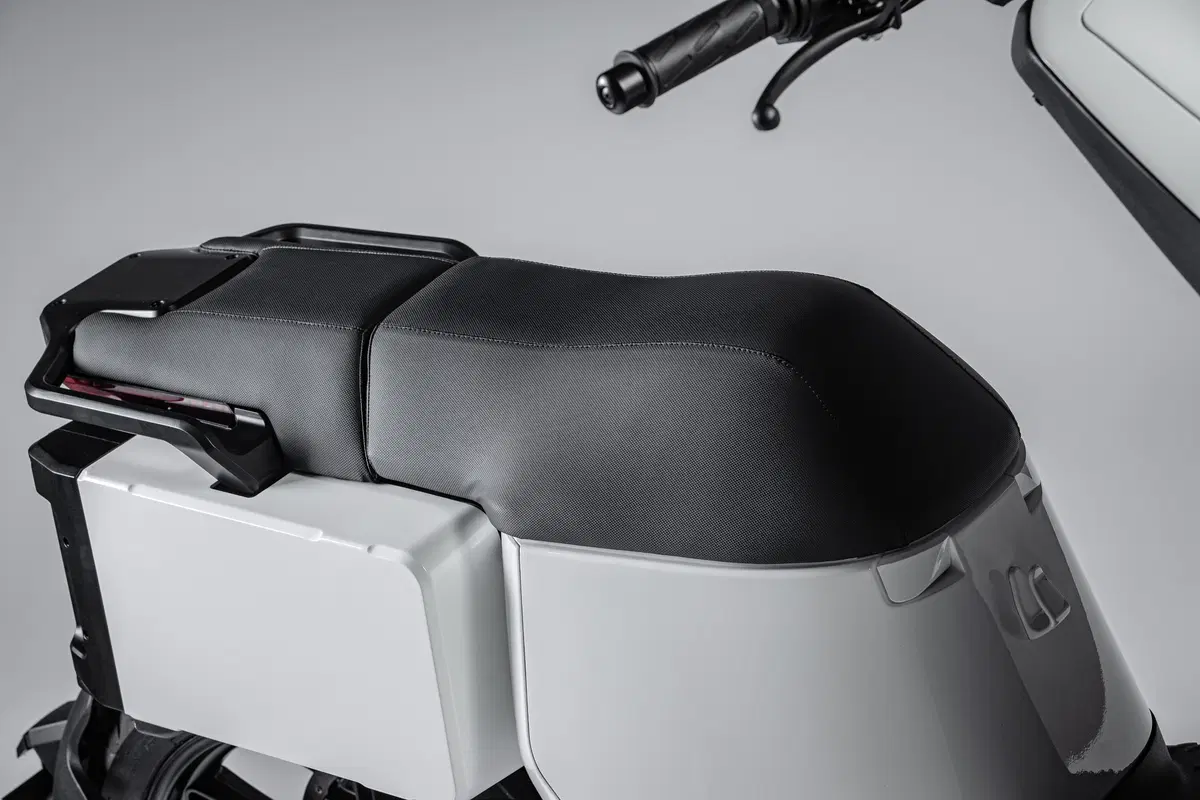 Wow! La startup italiana che produce scooter elettrici (13)