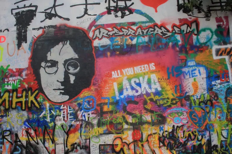 John Lennon, assassinato l'8 dicembre del 1980 a soli 40 anni