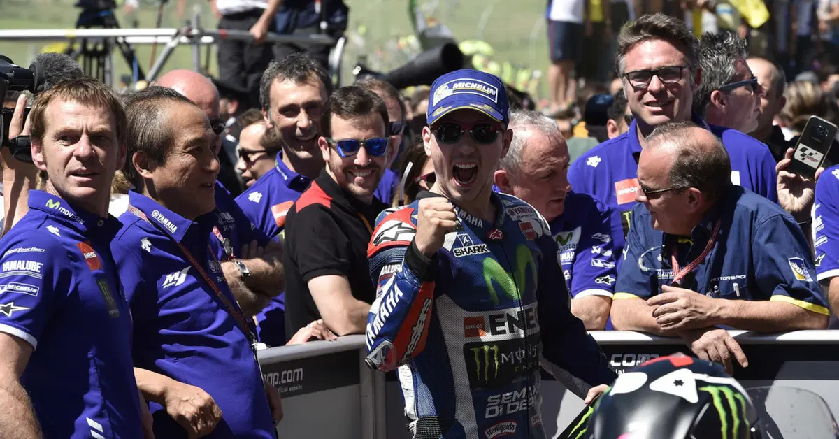 MotoGP 2016. Lorenzo: "Sarebbe stata dura battere Rossi"