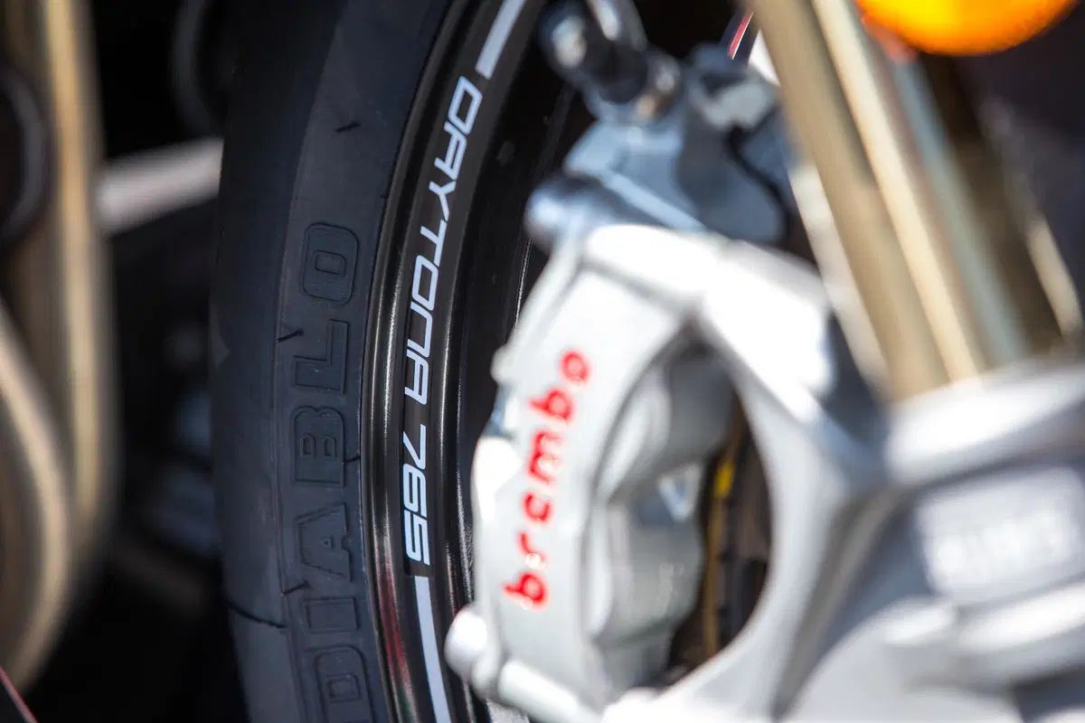 Triumph Daytona 675 Moto2 test. Sintesi perfetta (11)