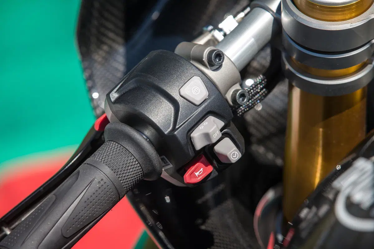 Triumph Daytona 675 Moto2 test. Sintesi perfetta (9)