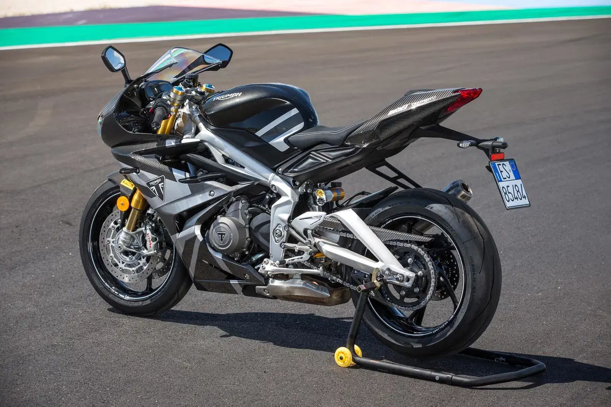 Triumph Daytona 675 Moto2 test. Sintesi perfetta (21)