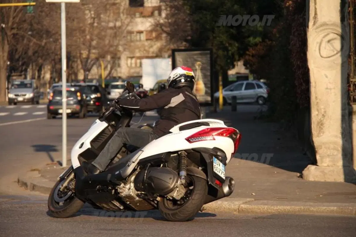 Kymco MyRoad 700i  (13)